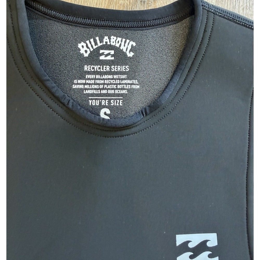 Billabong 2/2 mm Wetsuit Vest Mens Small Black Absolute Surf Dive Zip Front NWT - Picture 5 of 7